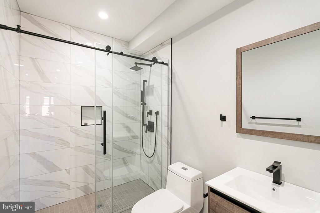 526 BROWN ST #UNIT 203