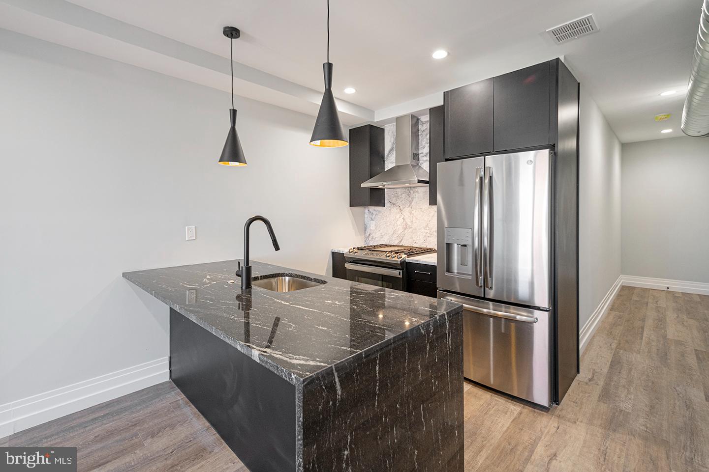 526 BROWN ST #UNIT 203