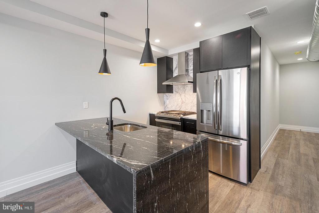 526 BROWN ST #UNIT 203