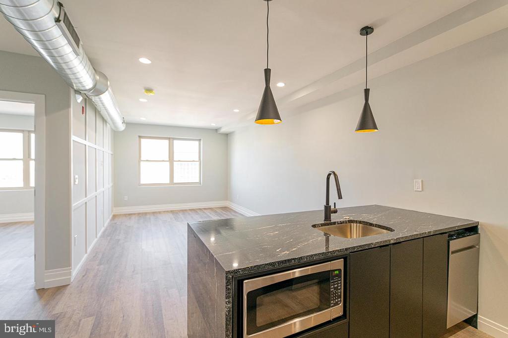 526 BROWN ST #UNIT 203