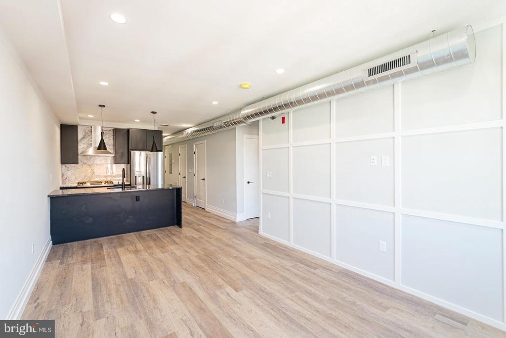 526 BROWN ST #UNIT 203