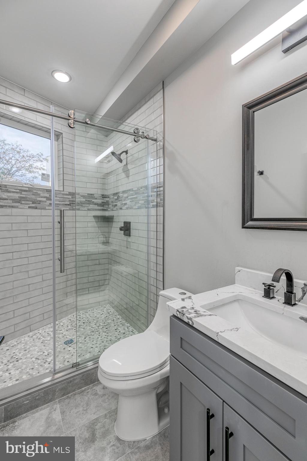 1917 N LAWRENCE ST #1