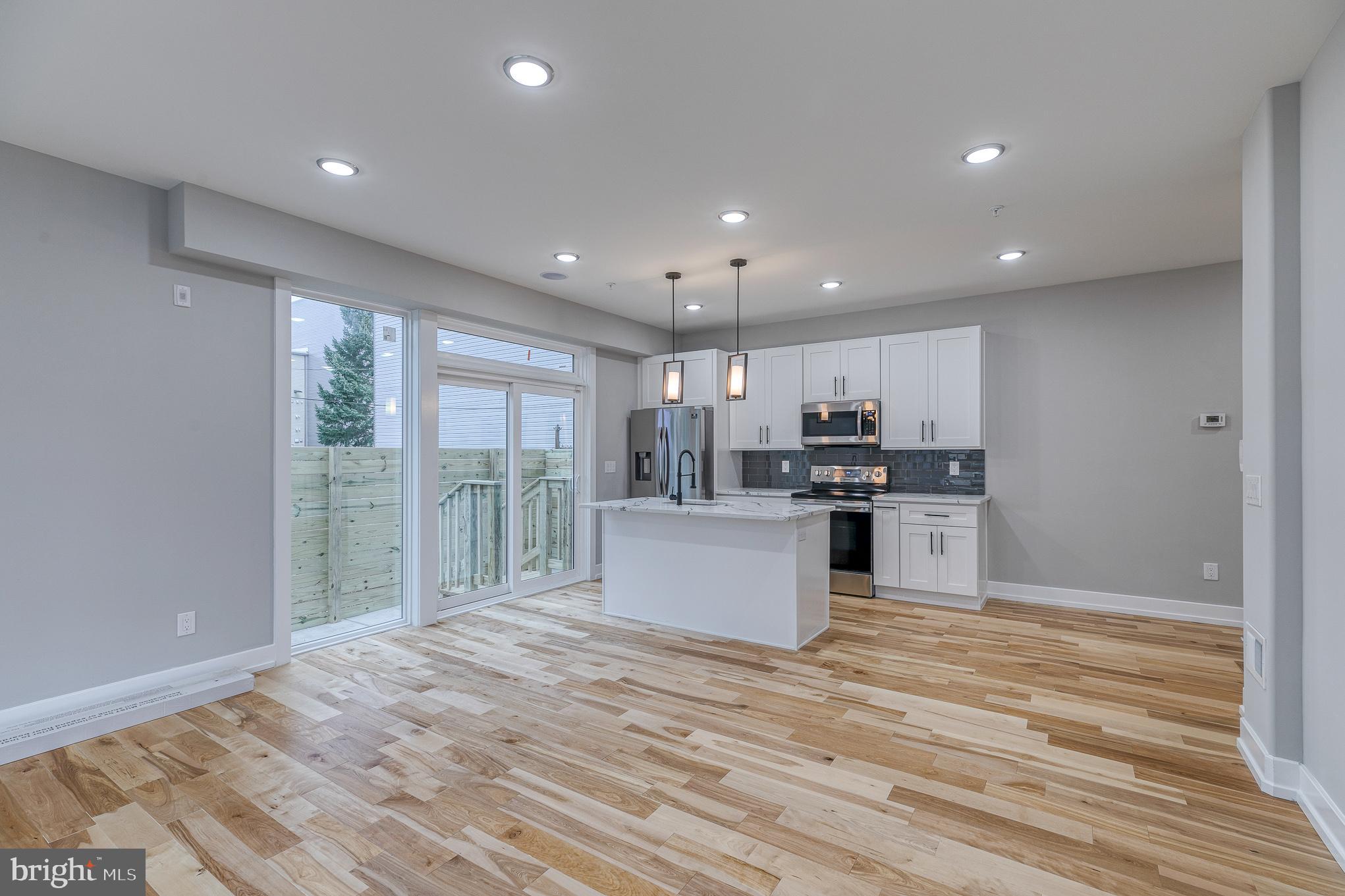 1917 N LAWRENCE ST #1