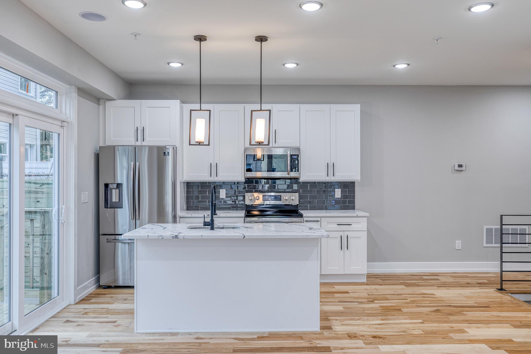 1917 N LAWRENCE ST #1