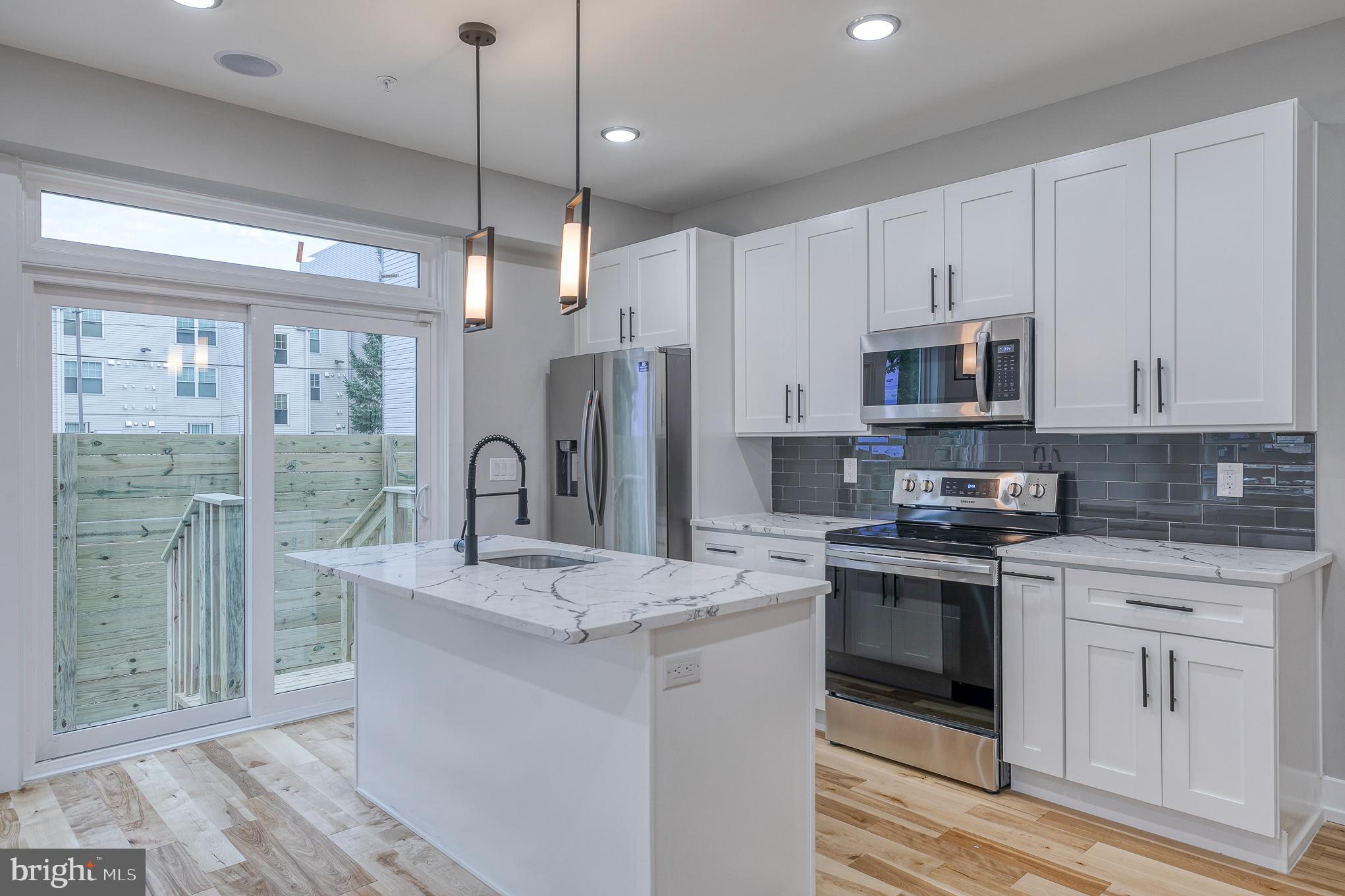 1917 N LAWRENCE ST #1