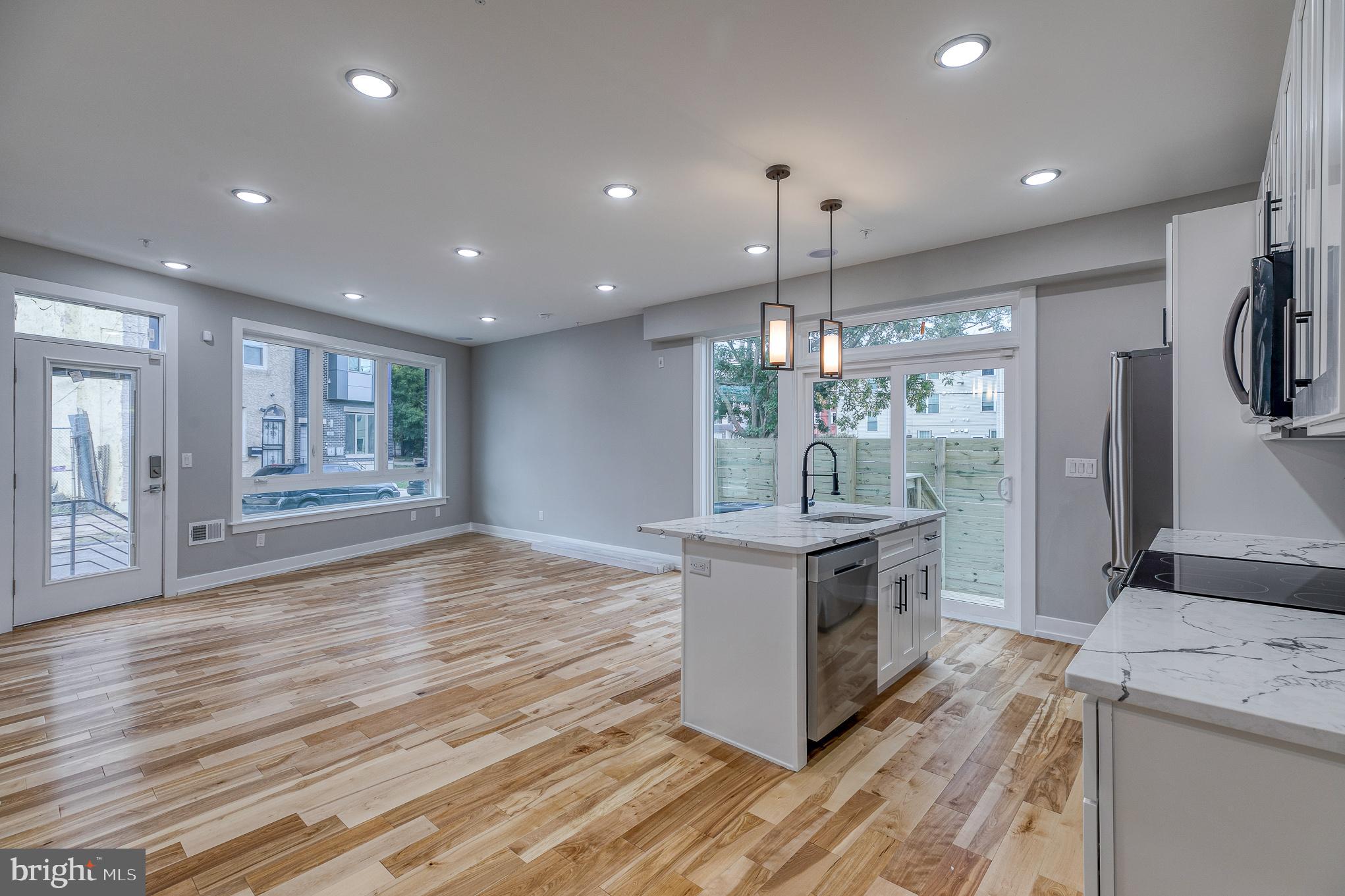 1917 N LAWRENCE ST #1