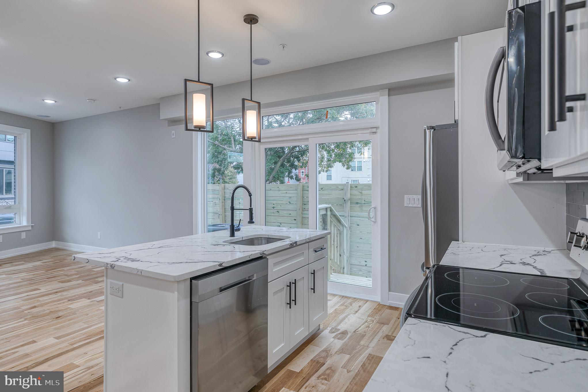 1917 N LAWRENCE ST #1