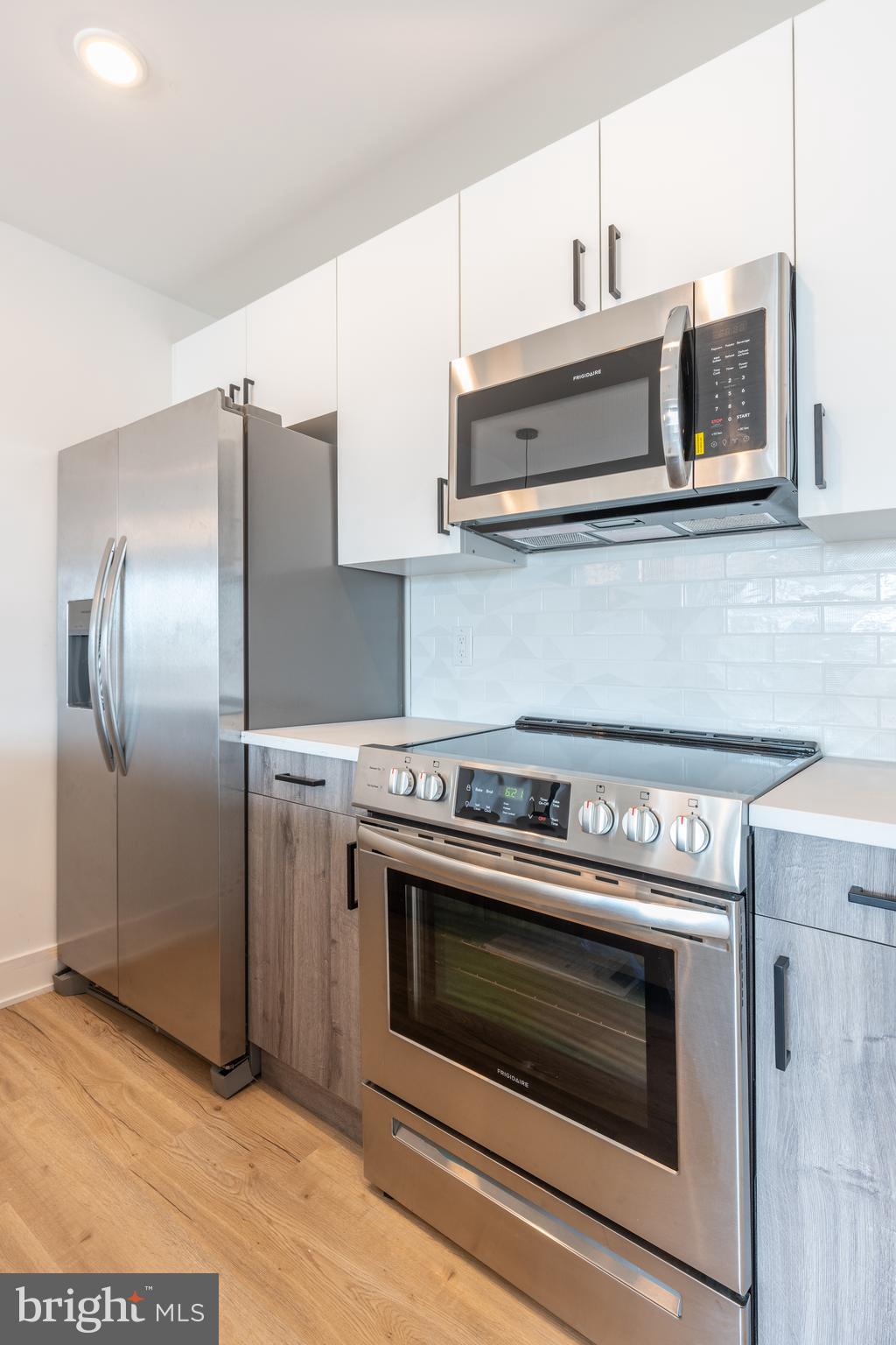 629 W GIRARD AVE #UNIT 402