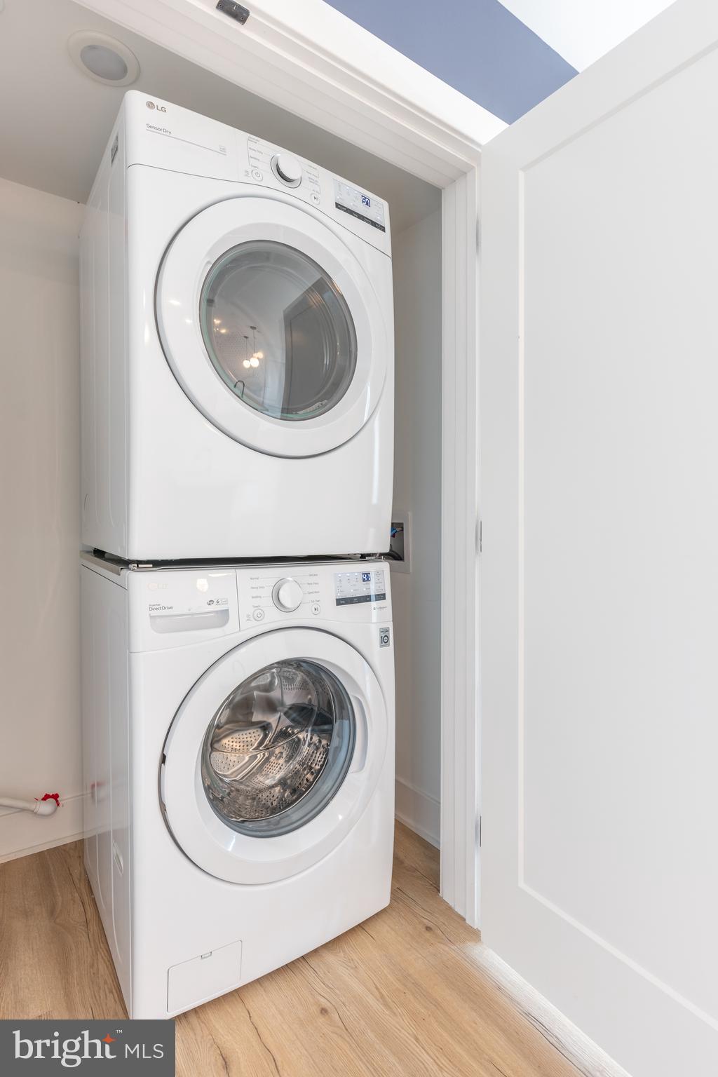 629 W GIRARD AVE #UNIT 402