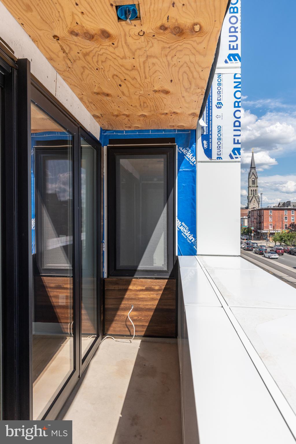 629 W GIRARD AVE #UNIT 402