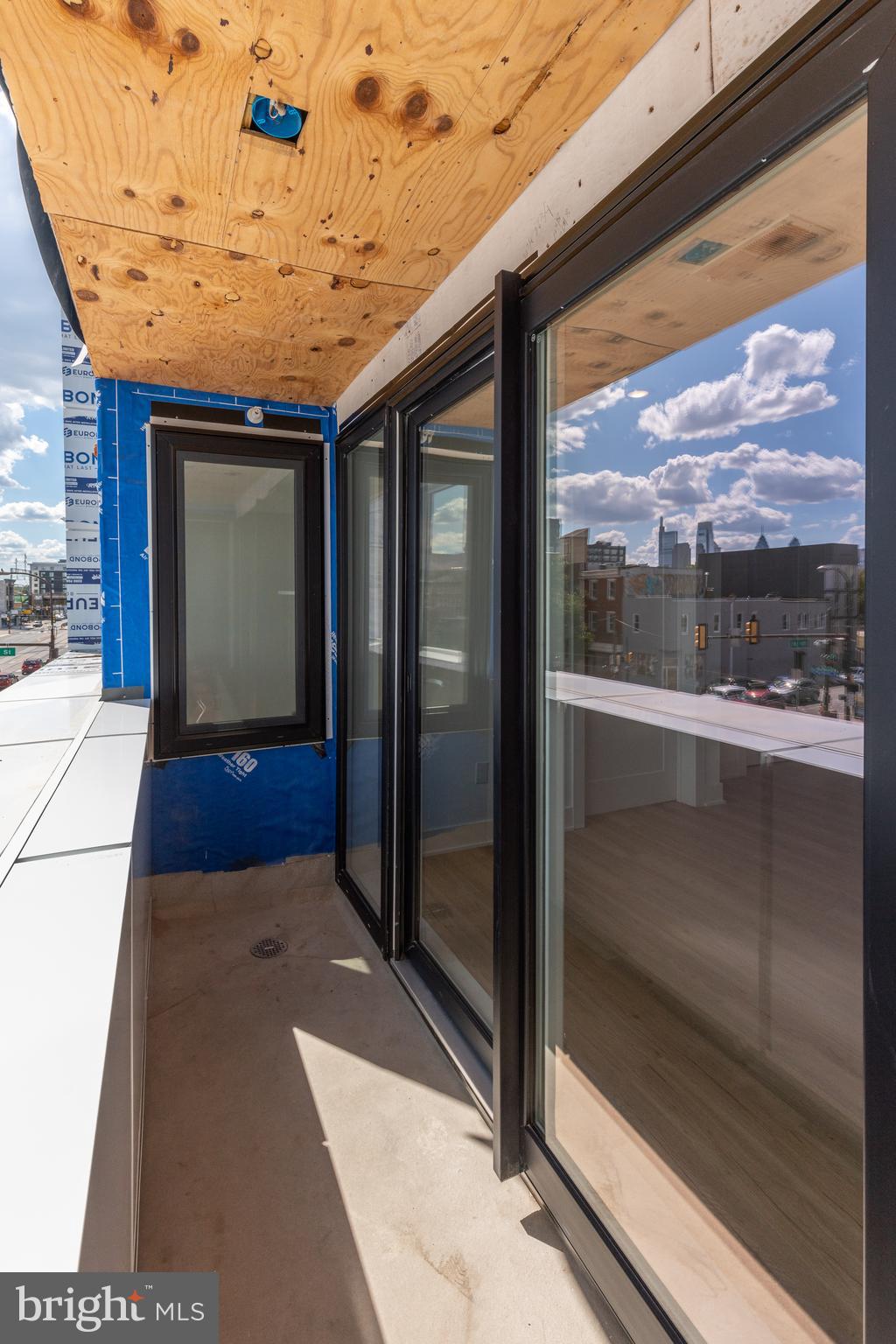 629 W GIRARD AVE #UNIT 402