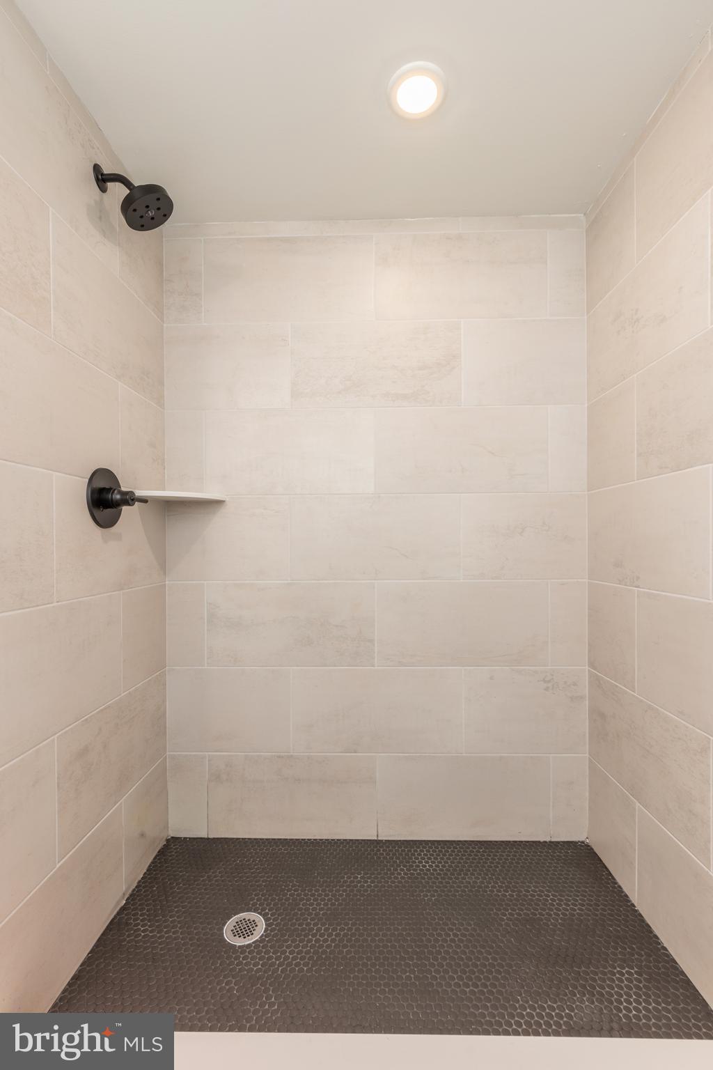 629 W GIRARD AVE #UNIT 402