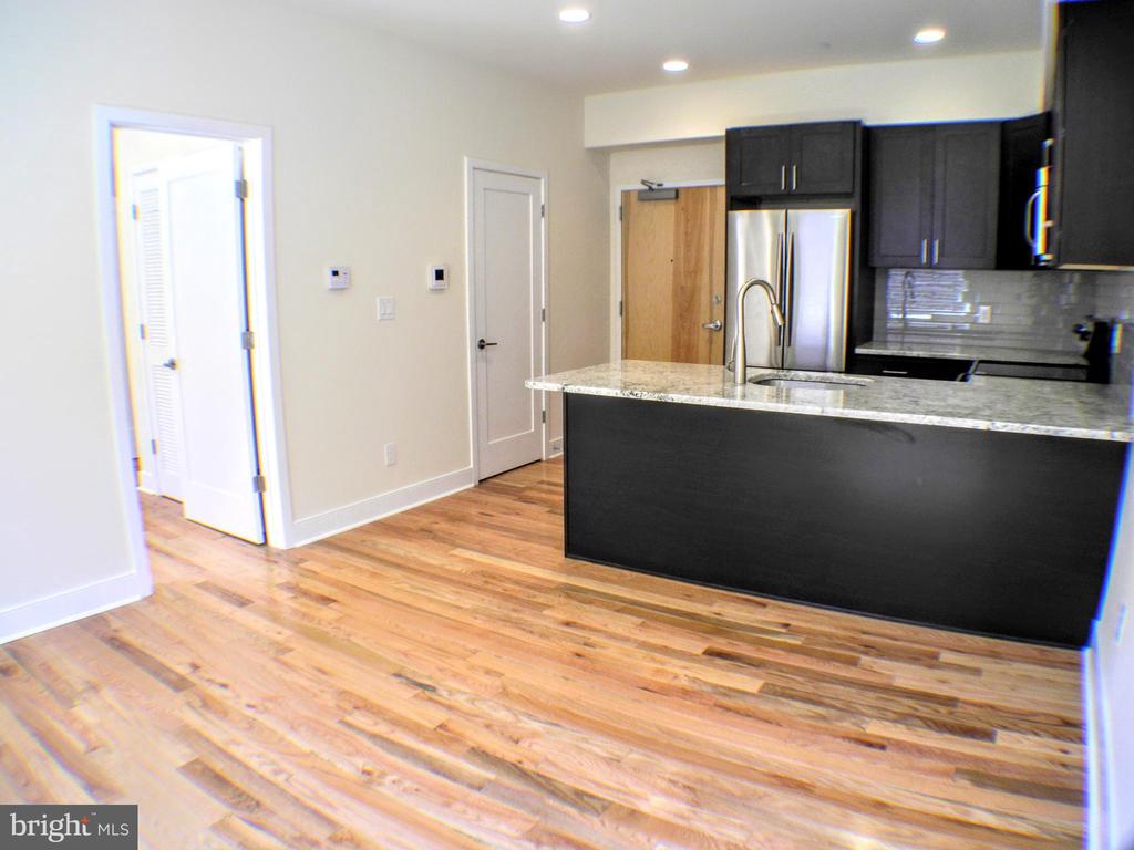 1242 POINT BREEZE AVE #UNIT 304