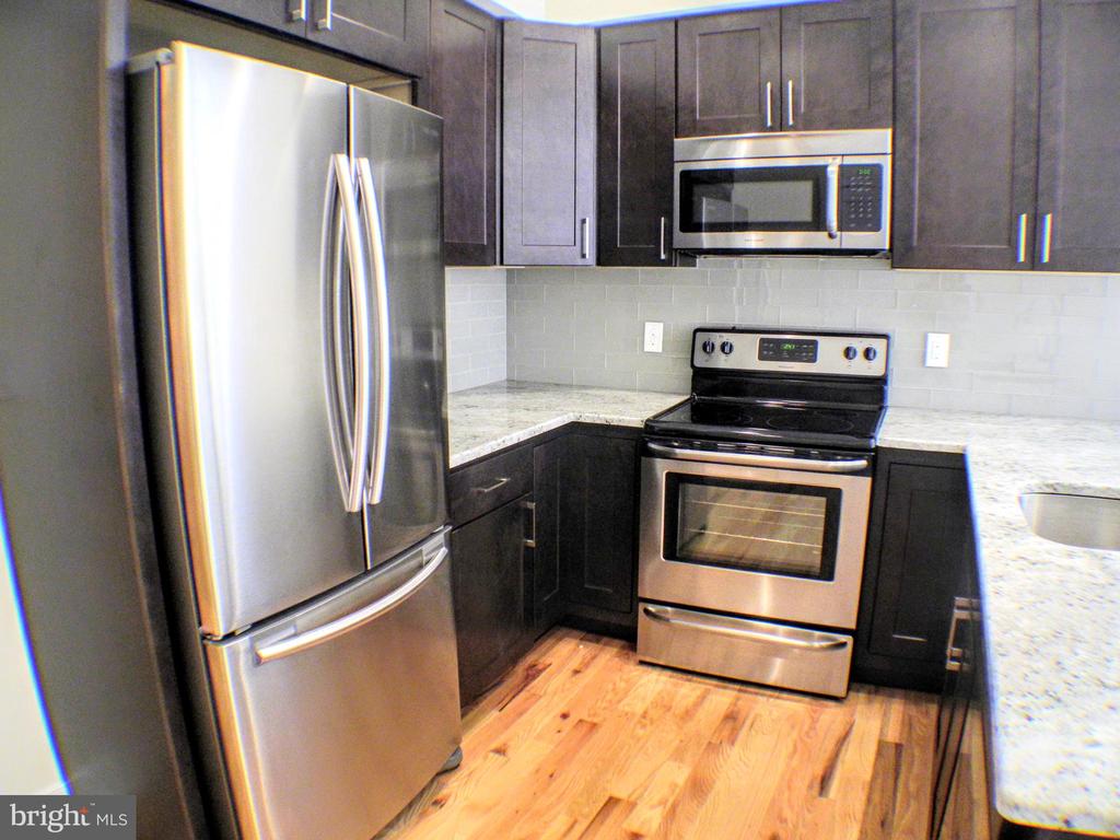 1242 POINT BREEZE AVE #UNIT 304