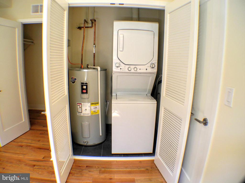 1242 POINT BREEZE AVE #UNIT 304
