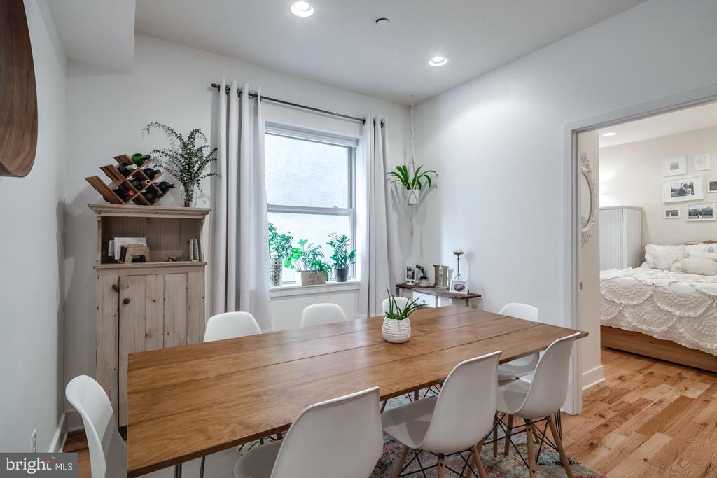 1242 POINT BREEZE AVE #UNIT 102