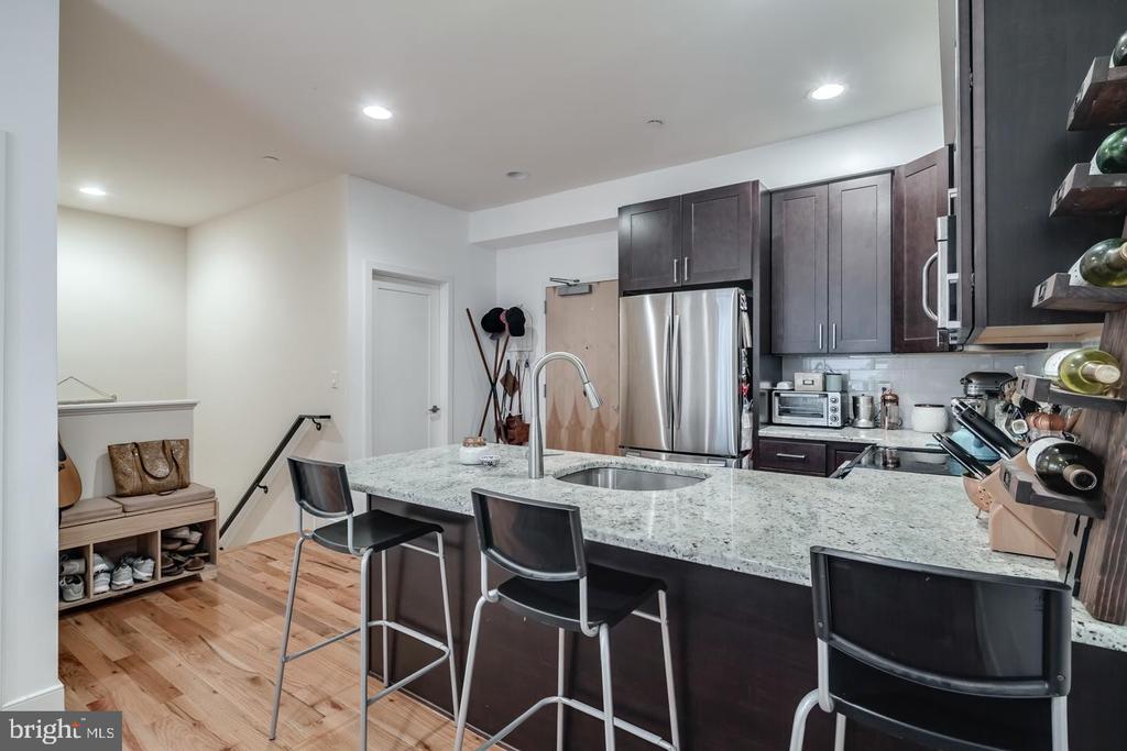 1242 POINT BREEZE AVE #UNIT 102