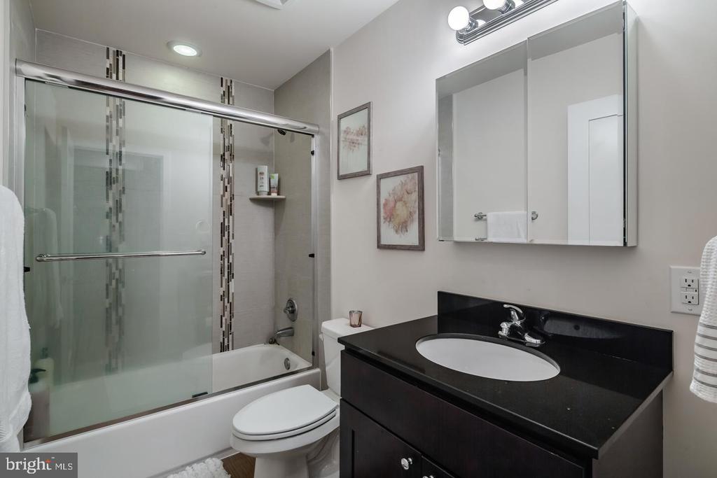 1242 POINT BREEZE AVE #UNIT 102