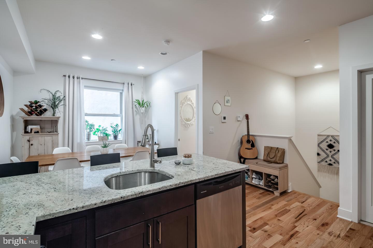 1242 POINT BREEZE AVE #UNIT 102