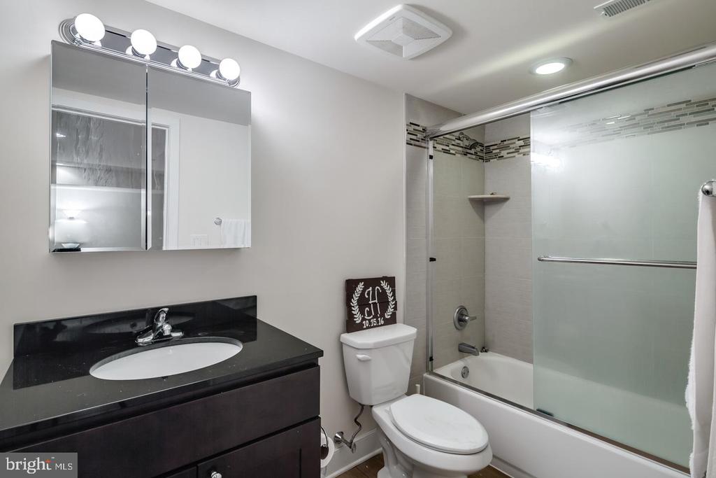 1242 POINT BREEZE AVE #UNIT 102