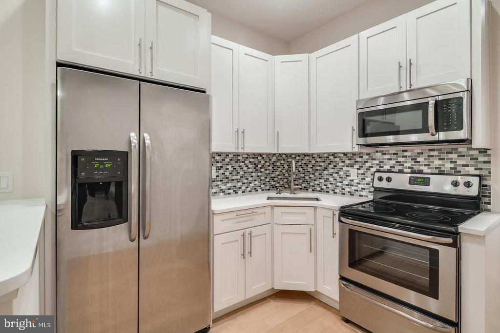 1305 LOCUST ST #UNIT 2B