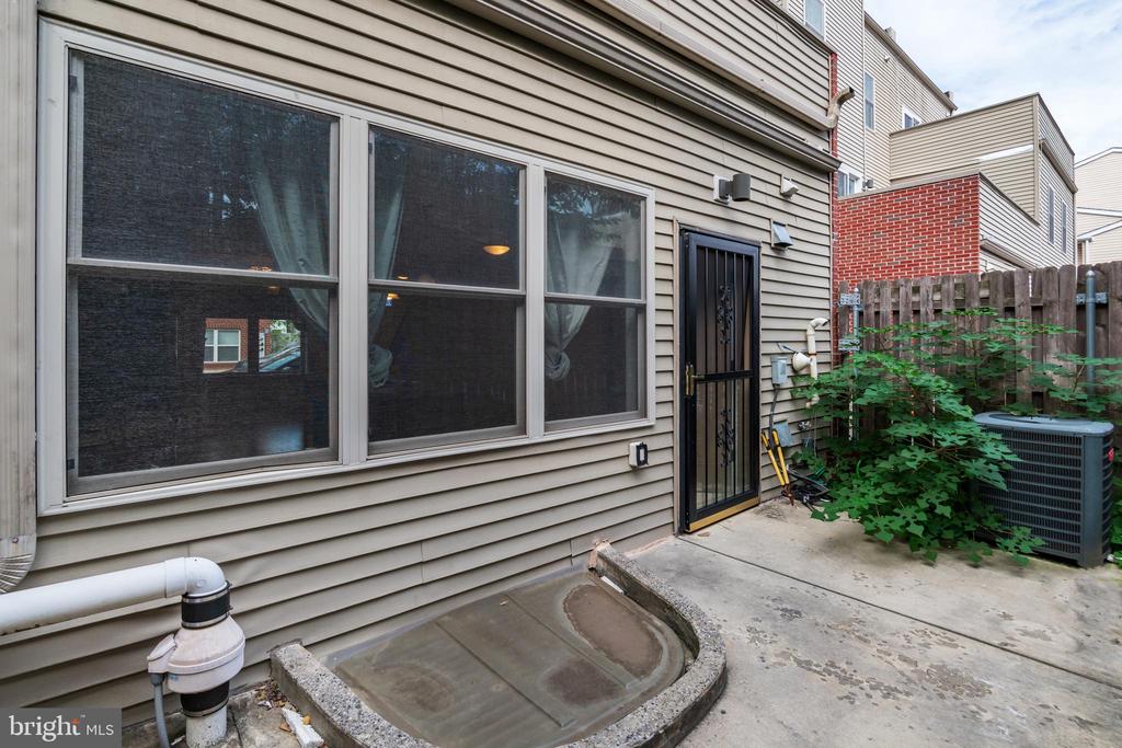 1628 FEDERAL ST