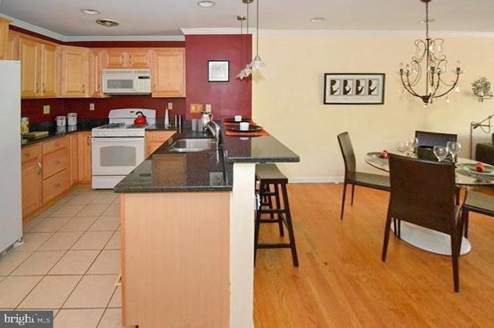 1930 LOMBARD ST #UNIT B