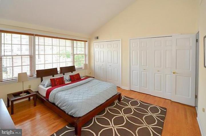 1930 LOMBARD ST #UNIT B