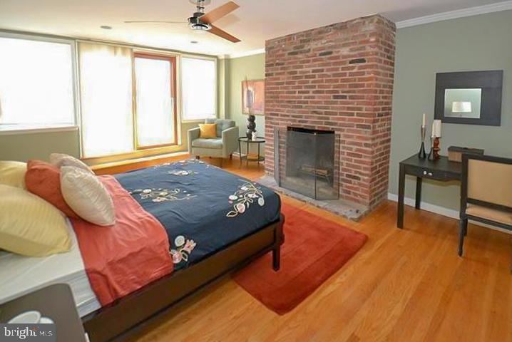 1930 LOMBARD ST #UNIT B