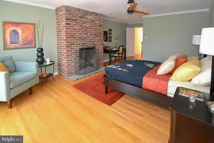 1930 LOMBARD ST #UNIT B