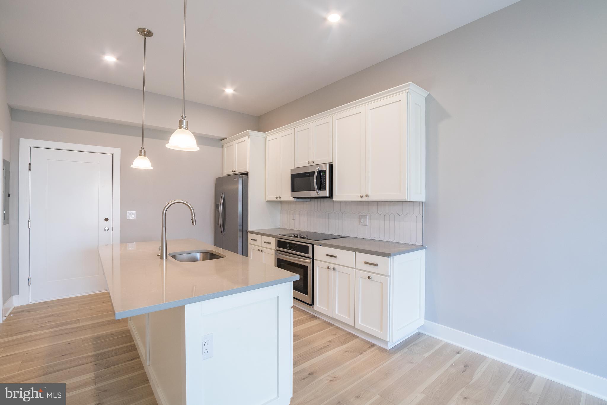 2621 W JEFFERSON ST #UNIT 1R