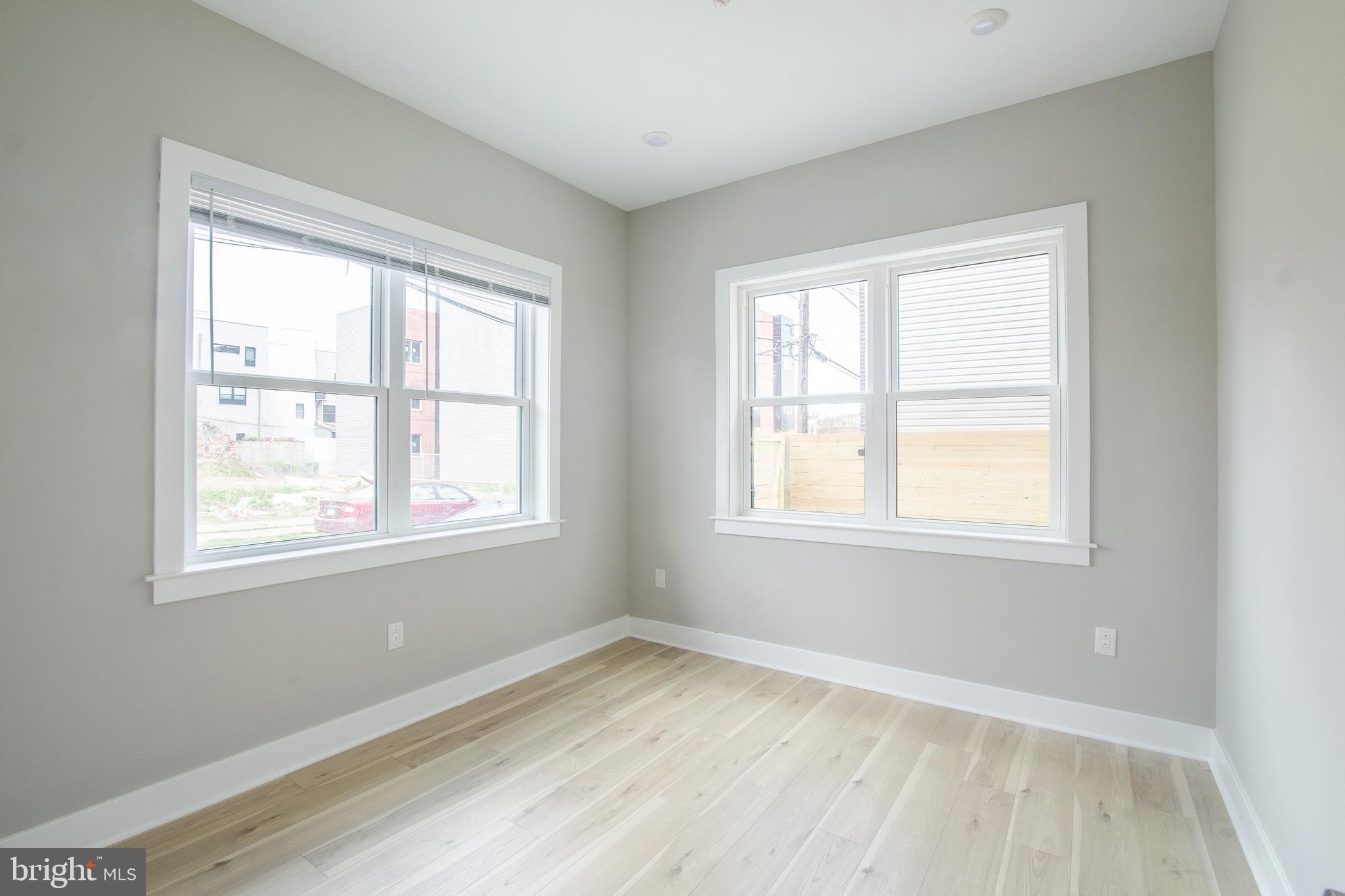 2621 W JEFFERSON ST #UNIT 1R