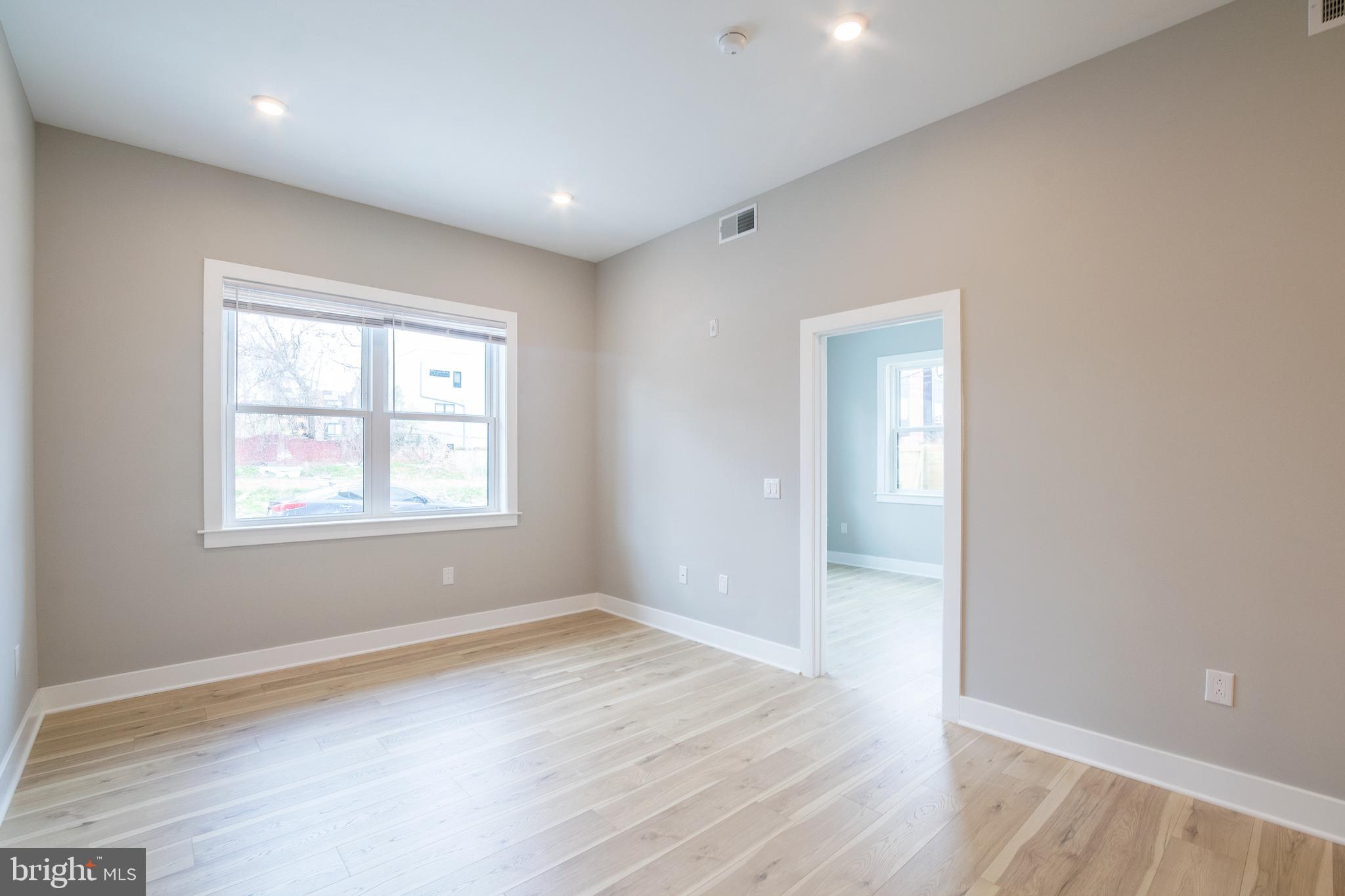 2621 W JEFFERSON ST #UNIT 1R