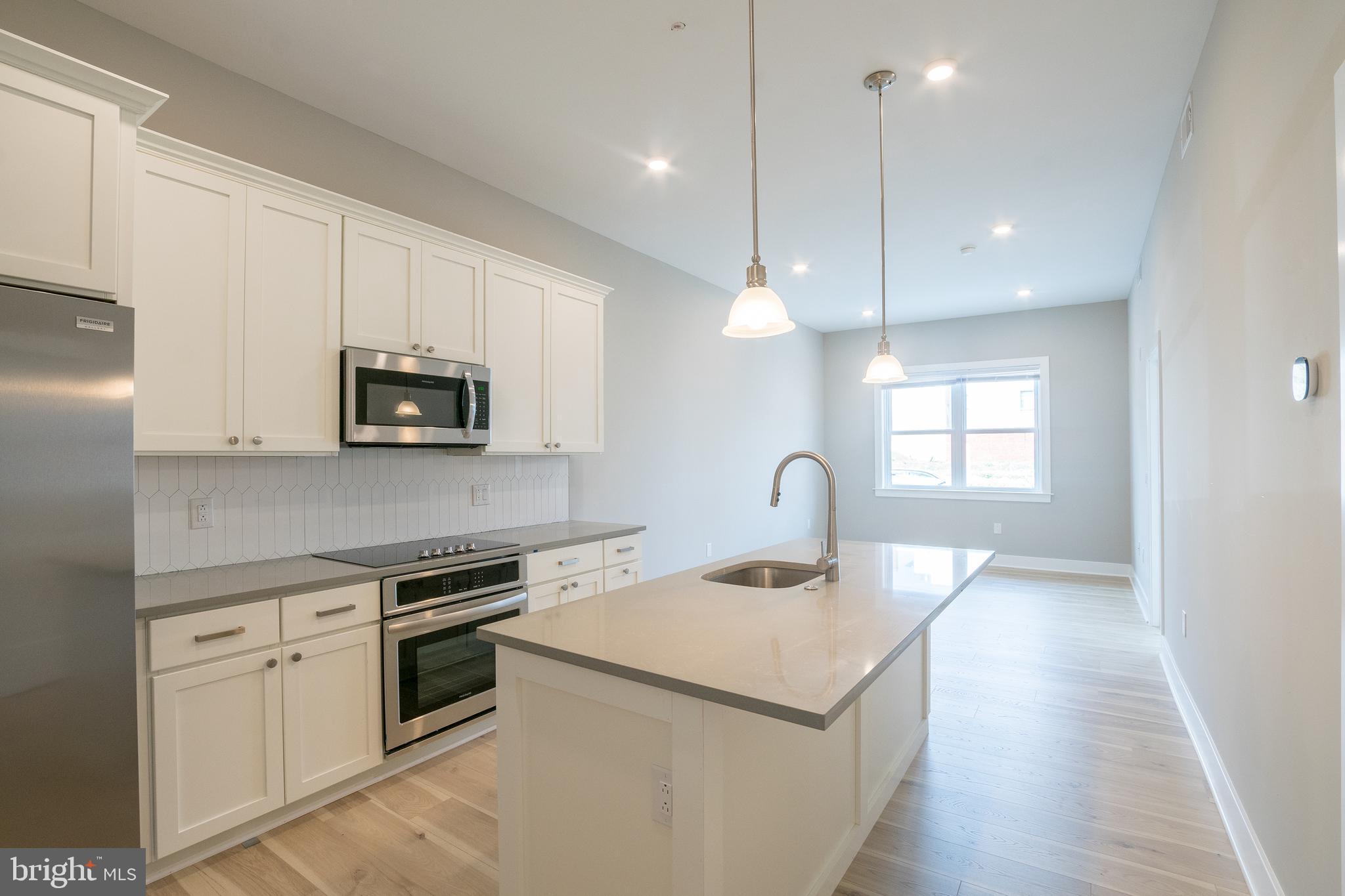 2621 W JEFFERSON ST #UNIT 1R