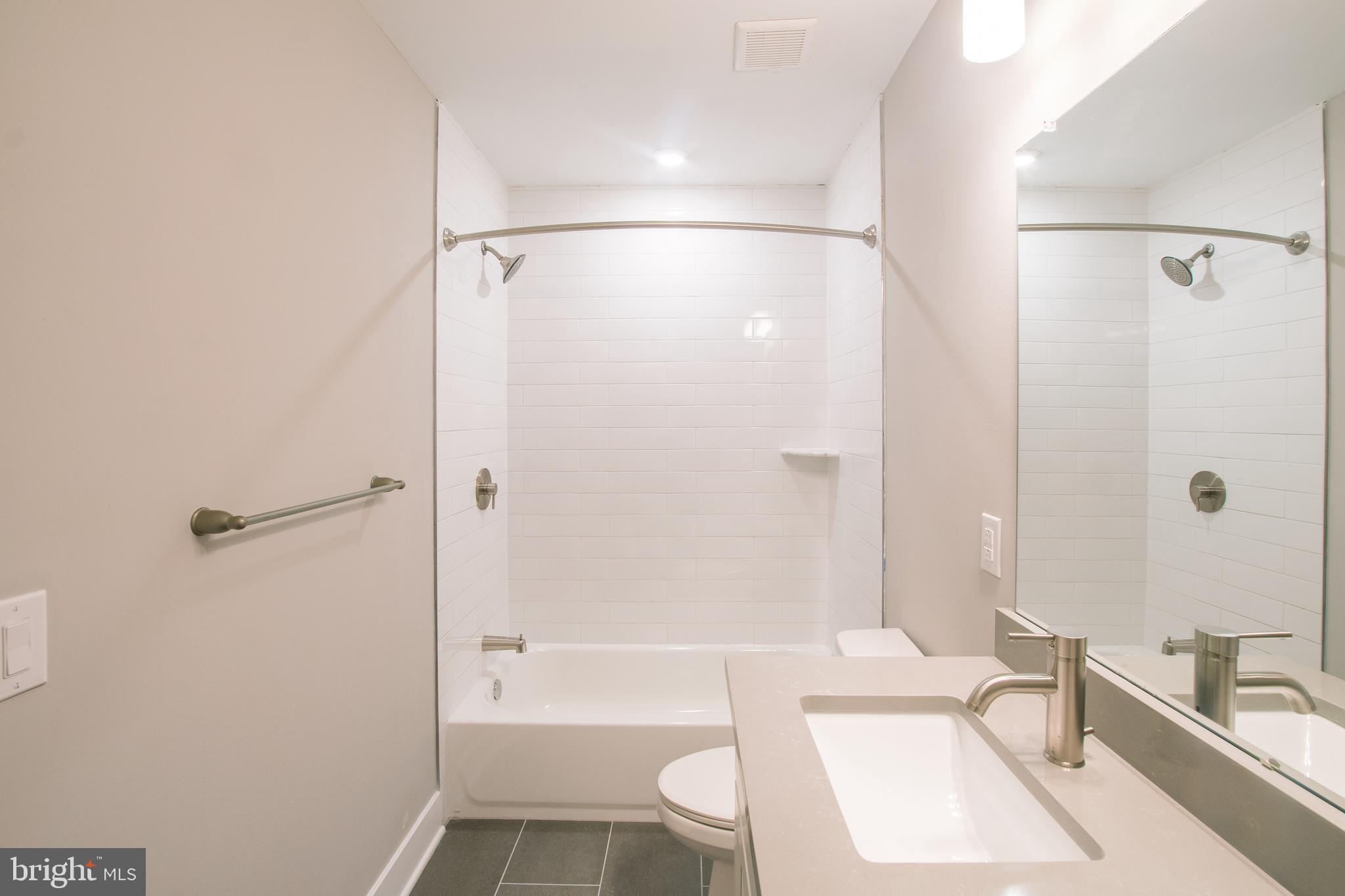 2621 W JEFFERSON ST #UNIT 1R