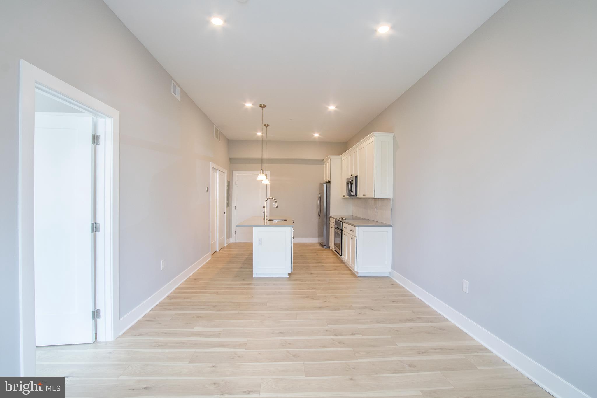 2621 W JEFFERSON ST #UNIT 1R