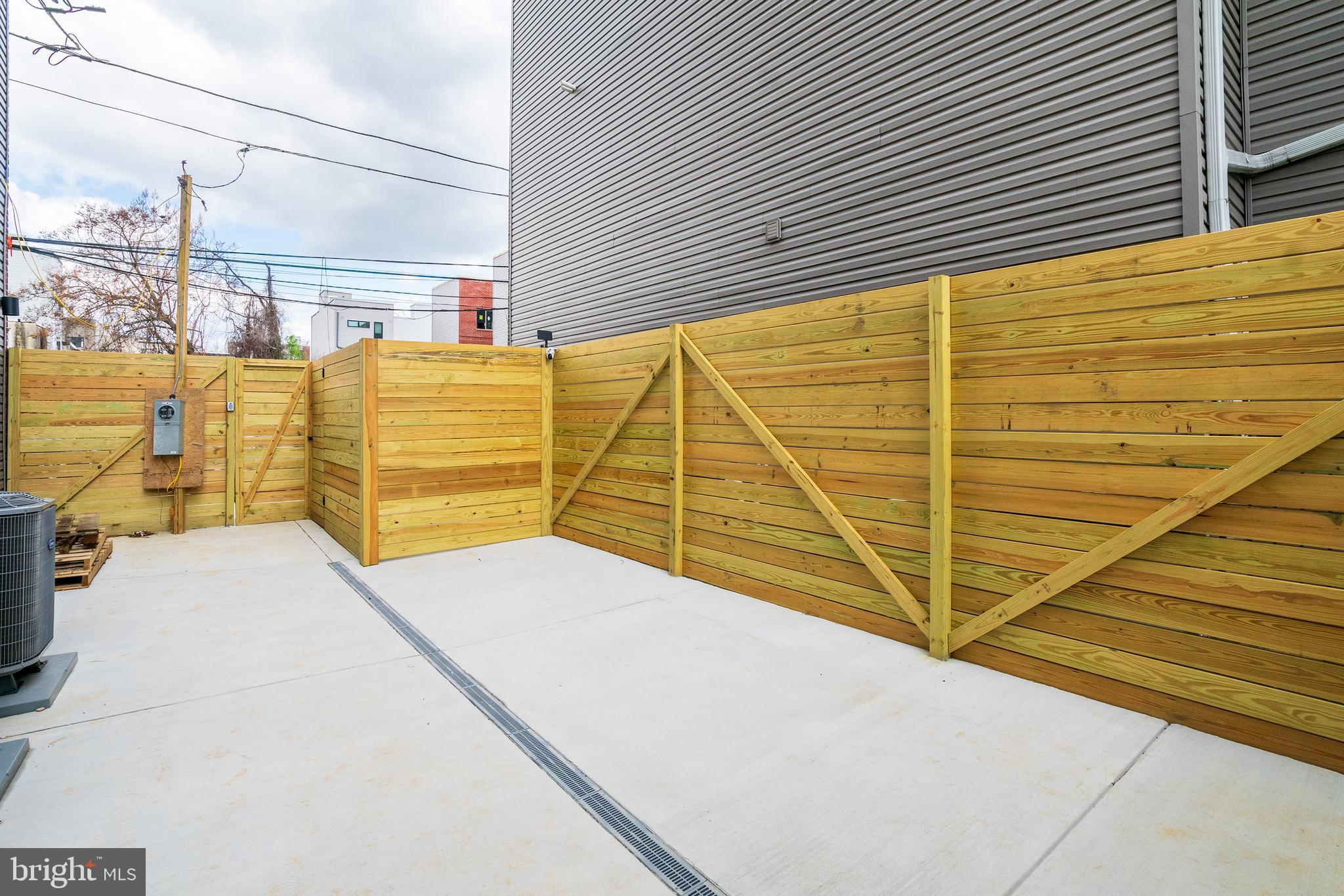 2621 W JEFFERSON ST #UNIT 1R