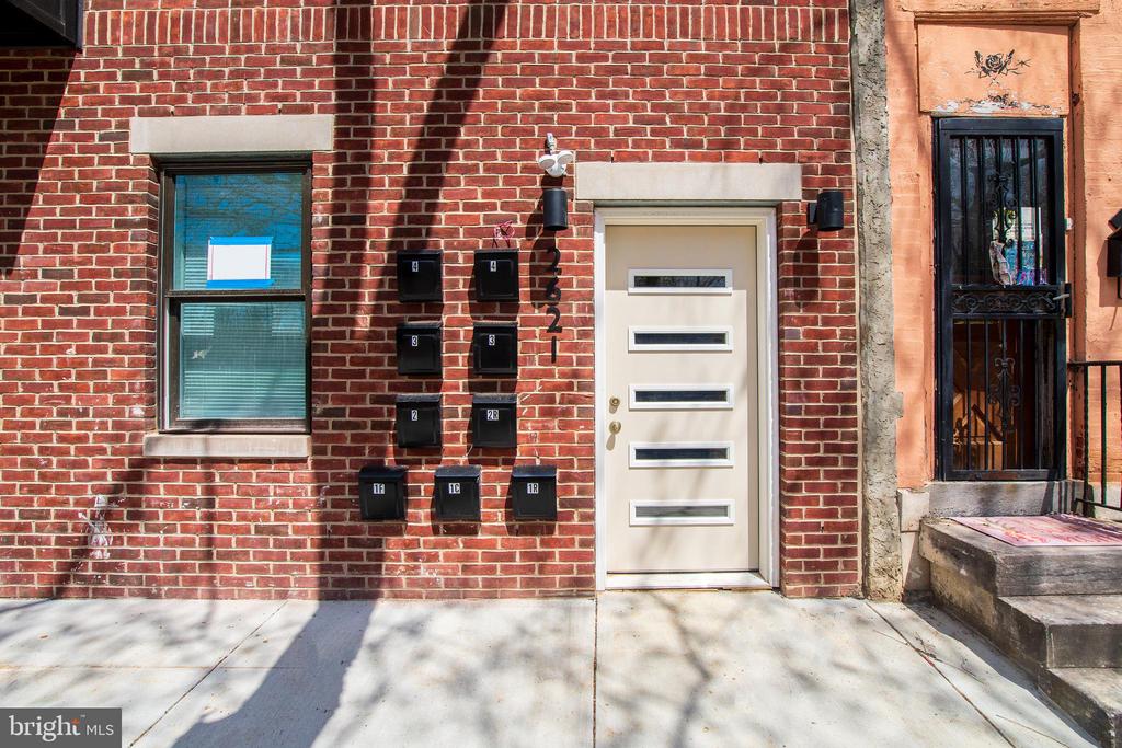 2621 W JEFFERSON ST #UNIT 1R