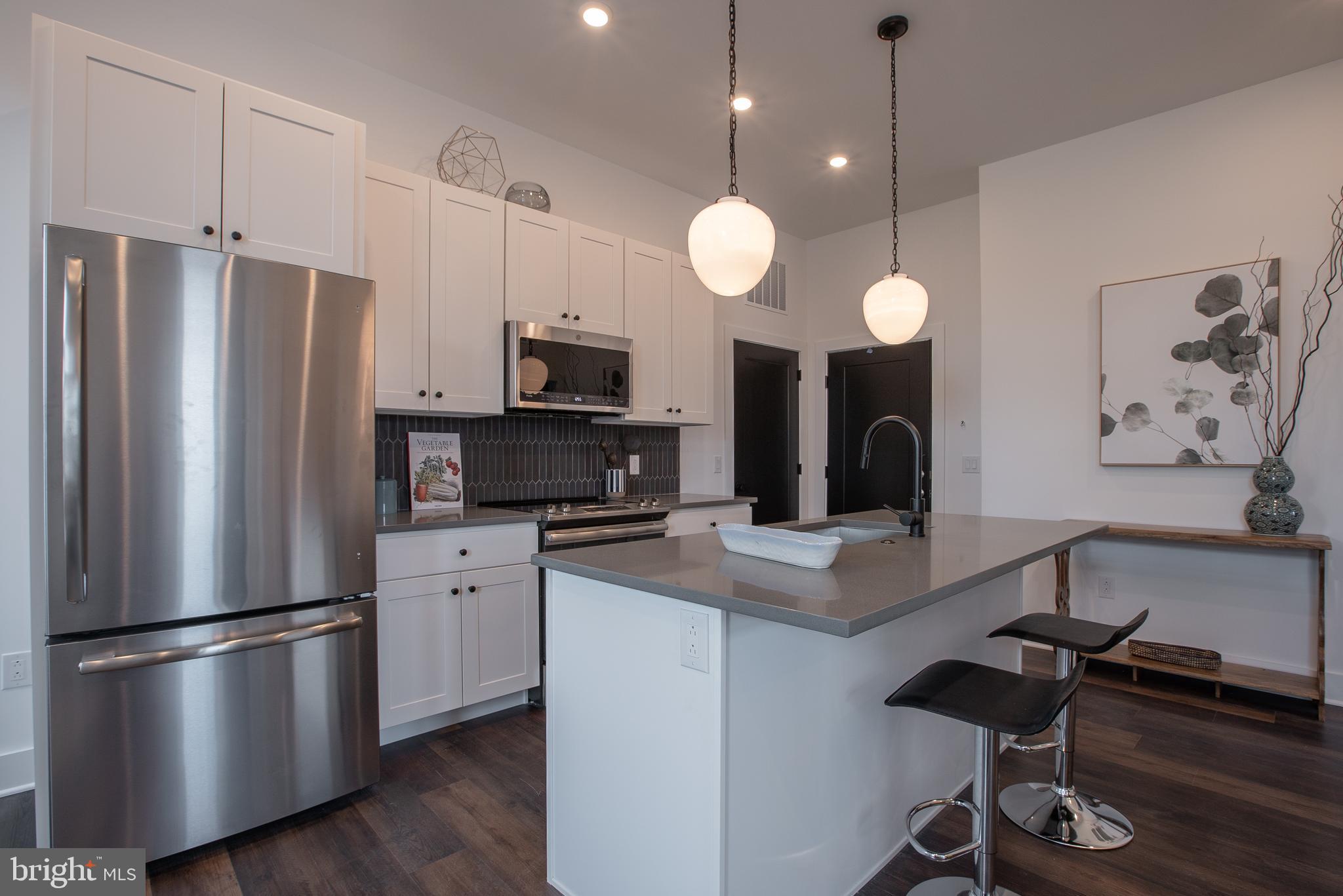 2940 W THOMPSON ST #UNIT 307