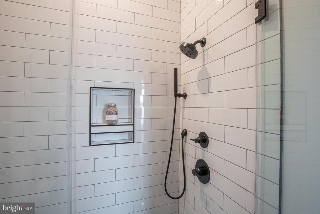 2940 W THOMPSON ST #UNIT 301