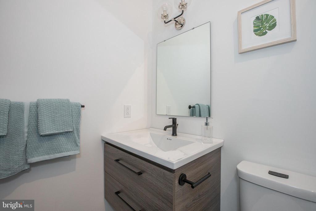 2940 W THOMPSON ST #UNIT 301