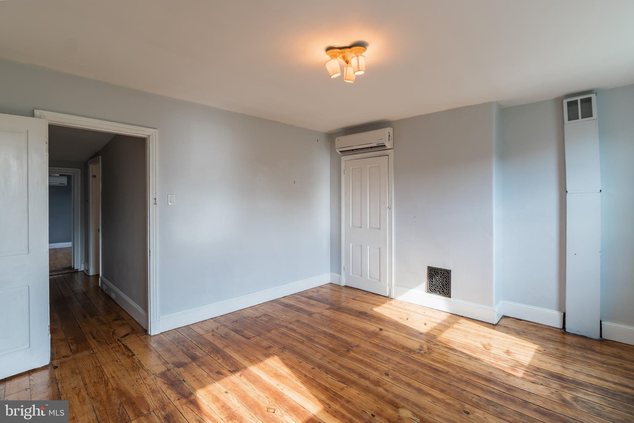 1221 MARLBOROUGH ST #FRONT