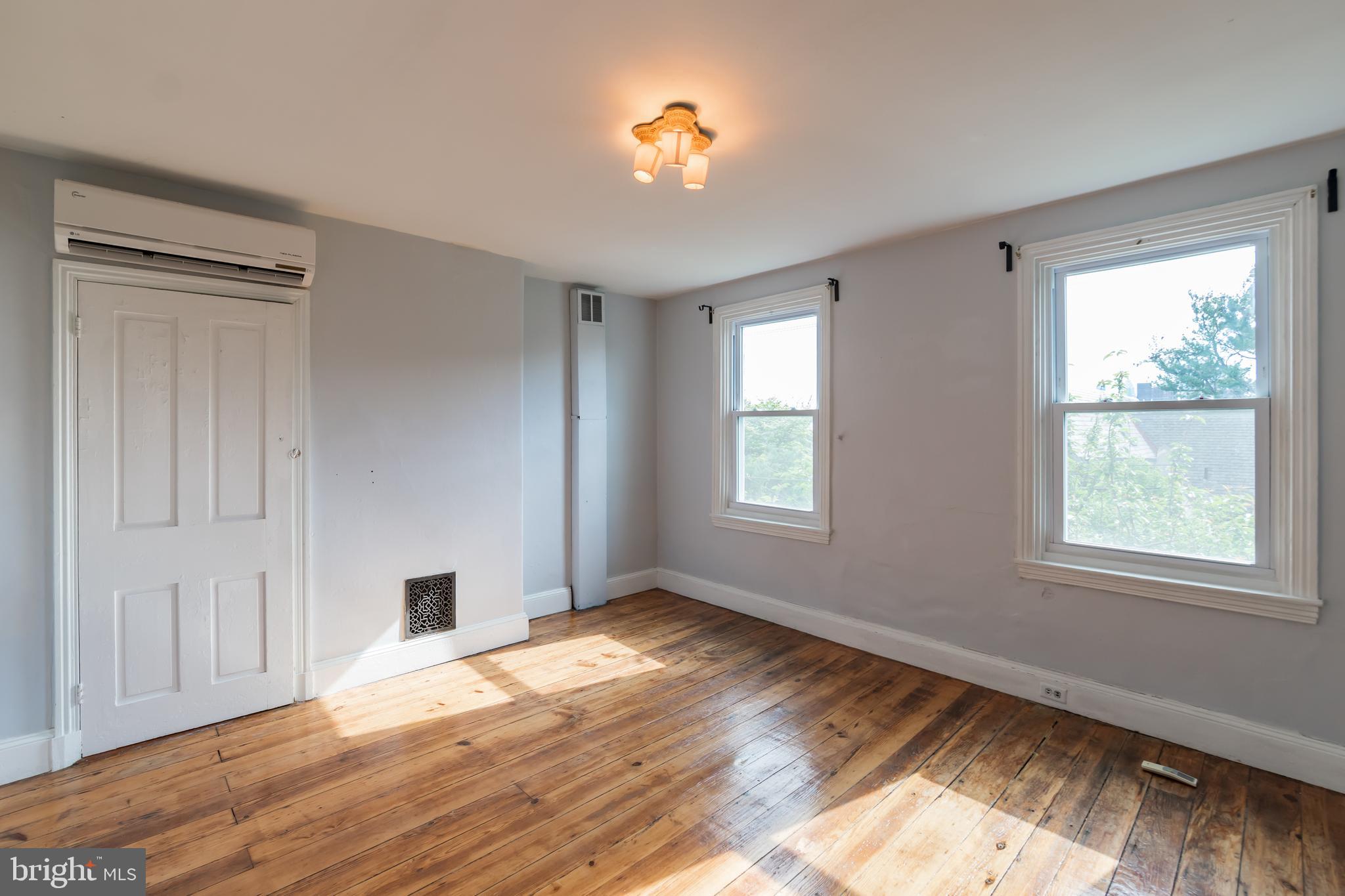 1221 MARLBOROUGH ST #FRONT