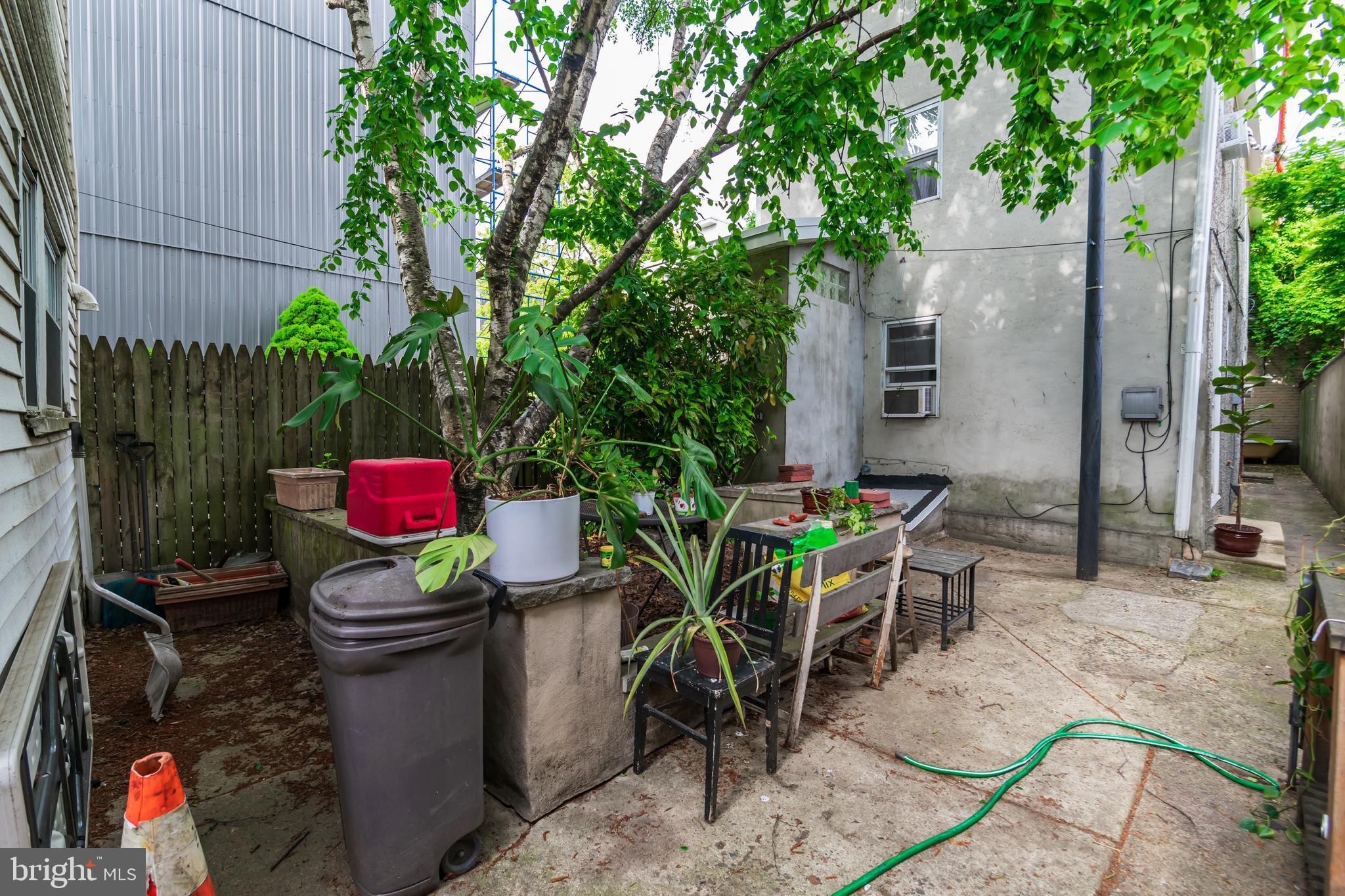 1221 MARLBOROUGH ST #FRONT