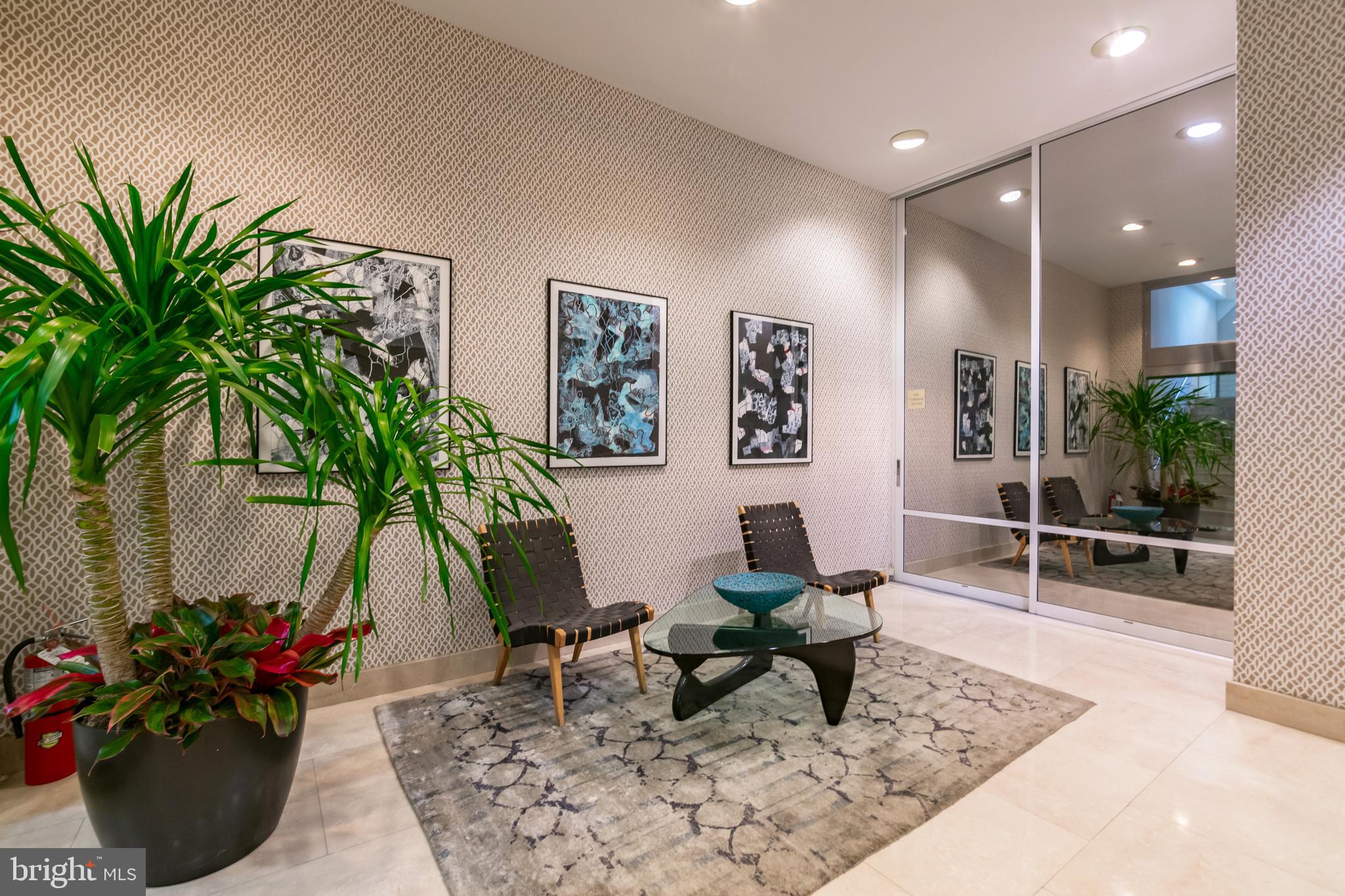 1920 CHESTNUT ST #8N