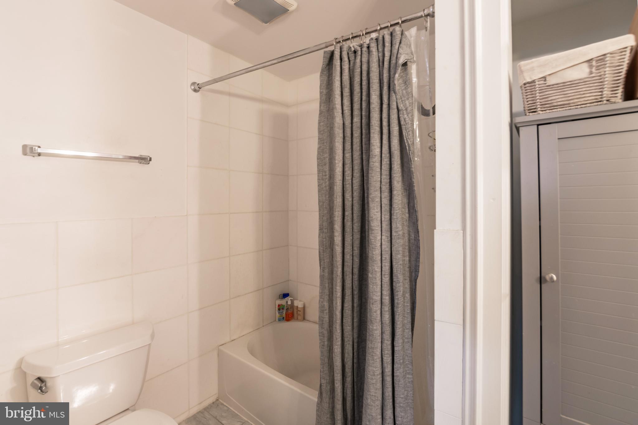 1920 CHESTNUT ST #8N