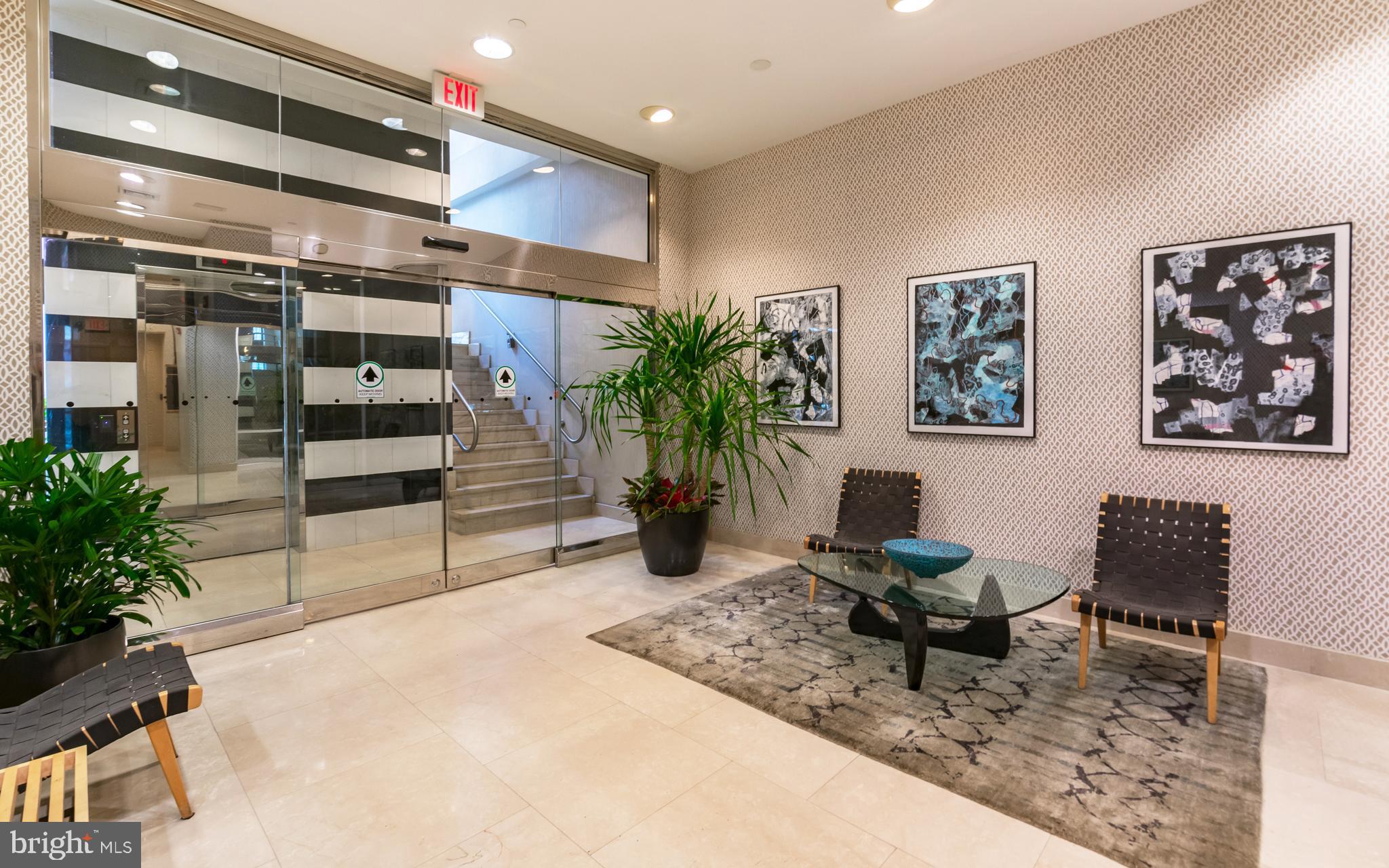 1920 CHESTNUT ST #8N