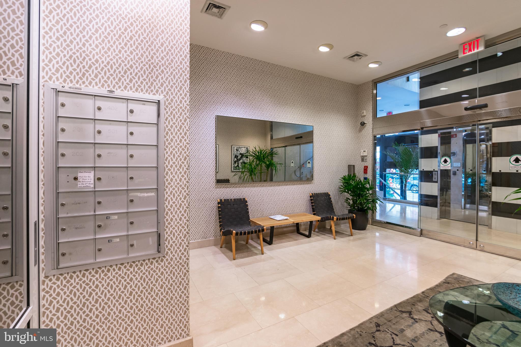 1920 CHESTNUT ST #8N