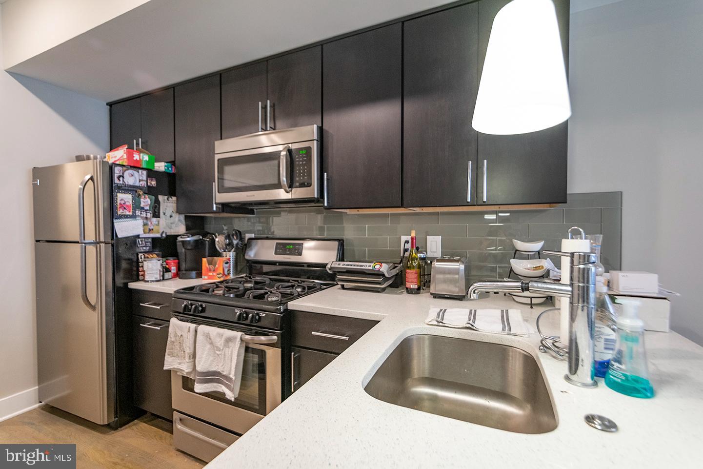 1607 CATHARINE ST #UNIT 2F