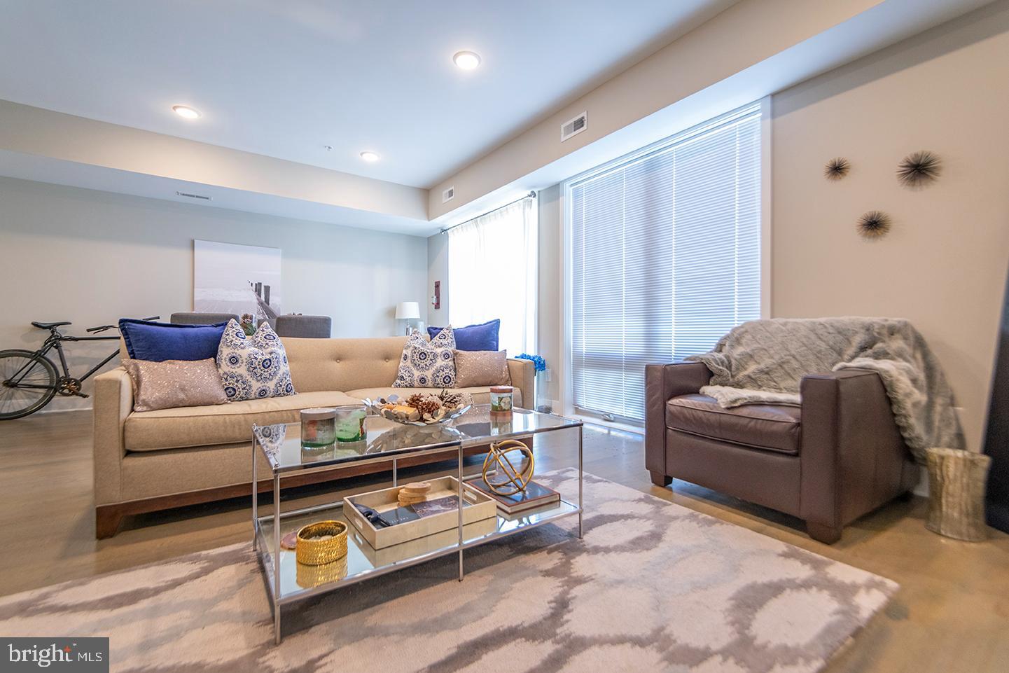 1607 CATHARINE ST #UNIT 2F